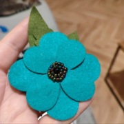 Broszka z filcu filc kwiat niebieska zielona turkusowa
