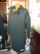 MANILLA ciepła sukienka CUDO z zamkiem 40 ala golf