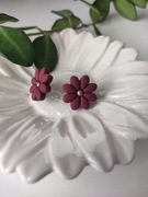 Ręcznie robione kolczyki z glinki polimerowej – Bordowe Stokrotki 