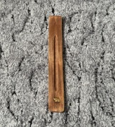 Drewniana podstawka pod kadzidełko 