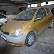 Drzwi Toyota yaris 1999 fotele maska itp