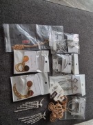 Kolczyki ,bransoletki i breloczek 