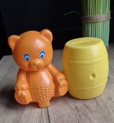 Skarbonka beczka PRL zabawki retro miś plastik