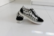 Vans bez wad 44 ,