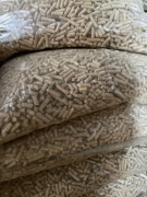 Pellet z siana i trocin w workach 15 kg