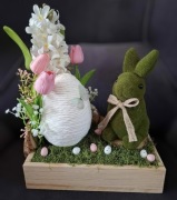 Stroik wielkanocny wielkanoc zając jajko pisanka tulipany hiacynt mech