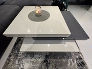 Stolik kawowy z możliwością zmiany kształtu 