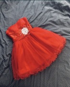 Rozkloszowana sukienka studniówka wesele 