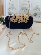 Torebka wieczorowa - Klamra z cyrkoniami- Niebieski zamsz 