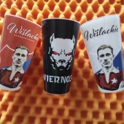 Kolekcja kubków Wisły Kraków.