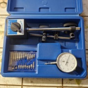 Czujnik zegarowy ze statywem magnetycznym Vorfal V07101