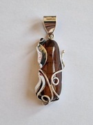 Srebrny wisior z bursztynem próba 925