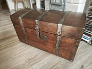 Stary kufer po renowacji 