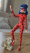 Lalka Miraculous Biedronka I Czarny kot Ladybug skała figurka 