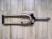 Amortyzator Przód Sr Suntour 26" CR-7V , Pivoty, Rura 19,5cm gwint 1 1/8" 