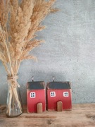 Drewniany domek czerwony dekoracja