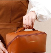 Duża pojemna kosmetyczka karmel 23,5x11x10,5cm