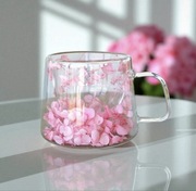 Szklanka termiczna z hortensją w środku jasny róż 180 ml