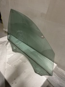 Szyba drzwi bocznych od pasażera przód Audi A4 B8 