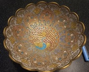 Mosiężna misa bogato zdobiona