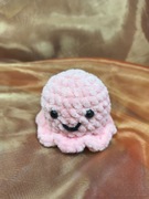 Ręcznie robiona meduza amigurumi – maskotka handmade