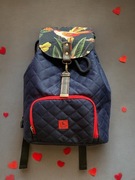 Plecak, duża komora, kieszonki.