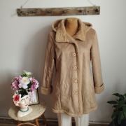 Beżowy kożuszek damski z kapturem – r. 38, marka Eastar