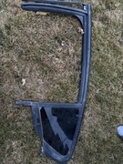 FORD FOCUS MK4 SZYBA DRZWI LEWA TYLNA USZCZELKA