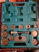 Falon-Tech. 12 elementowy zestaw do wyciskania tłoczków hamulcowych.