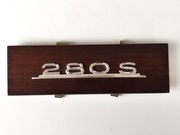 Osłona radia z emblematem 280S do klasycznych Mercedes-Benz, np. W108.
