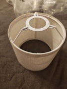 Abażur do lampy wiszącej lub stojącej . Szerokość 14,5 cm. Wysokość 14 cm 