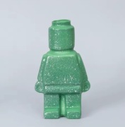 Ceramiczny Wazon w Stylu Skandynawskim Ludzik Lego
