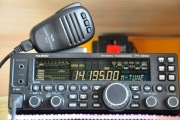 YAESU Ft 450D radio HF