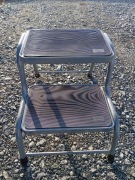 Schodki do przyczepy kempingowej podest roboczy dwustopniowy