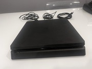 PlayStation 4 w bardzo dobrym stanie 