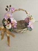 Koszyczek wielkanocny na Święconkę święta kwiaty 