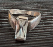 Srebrny pierścionek z oczkiem