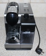 De'Longhi Nespresso Lattissima + F421 ekspres kapsułkowy