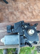 SILNICZEK SZYBY AUDI A4 B5 LEWY