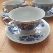 Porcelana Karolina zestaw 6 filiżanek z podstawkami, niebieski wzór