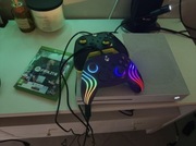 Xbox one + 2 pady i FIFA