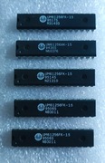 układ pamięci um61256fk-15