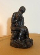 Niezwykła stara figurka; akt, para zakochanych