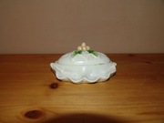 Porcelanowy przybornik na igły i szpilki