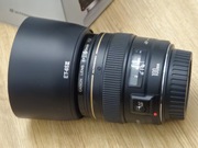 Canon EF 100 mm f/2.0 USM 