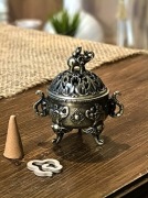 Kadzielnica vintage słoń z uniesioną trąbą kadzidła 