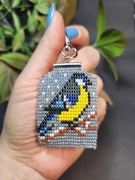 Sikorka zimowa - zawieszka brelok breloczek do kluczy torebki z koralików