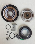 Zestaw MOPAR 68232390AA koło pasowe kompresora AC Jeep Grand Cherokee WK2 