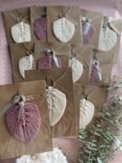 Makramowy brelok Brylok upominek makrama Boho handmade panieński