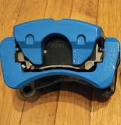 Zacisk hamulcowy przód prawy Chrysler 200